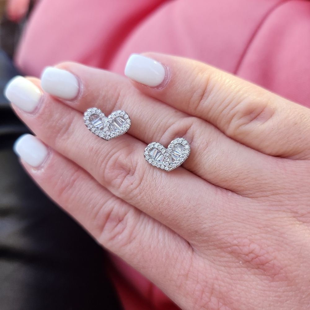Mini Diamondy Heart Earrings